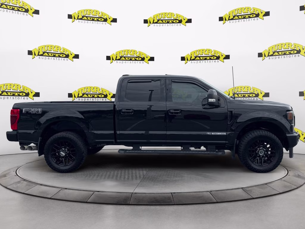 2022 Black Metallic Ford Super Duty F-250 SRW Lariat 4X4 Truck