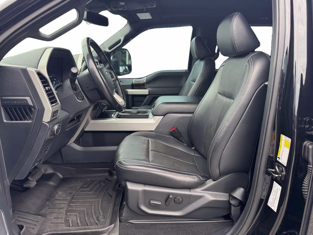 2022 Black Metallic Ford Super Duty F-250 SRW Lariat 4X4 Truck