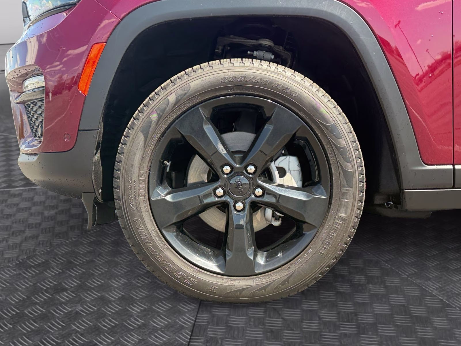 2025 Velvet Red Pearlcoat Jeep Grand Cherokee Limited 4X4 SUV