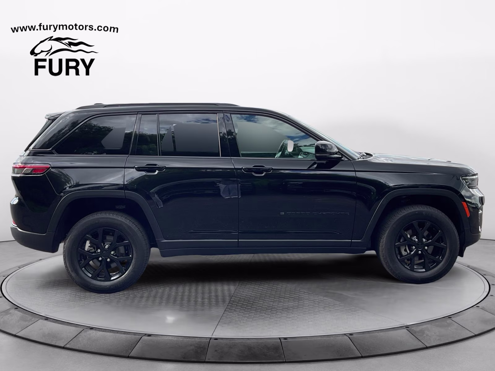 2025 Diamond Black Crystal Pearlcoat Jeep Grand Cherokee Altitude 4X4 SUV