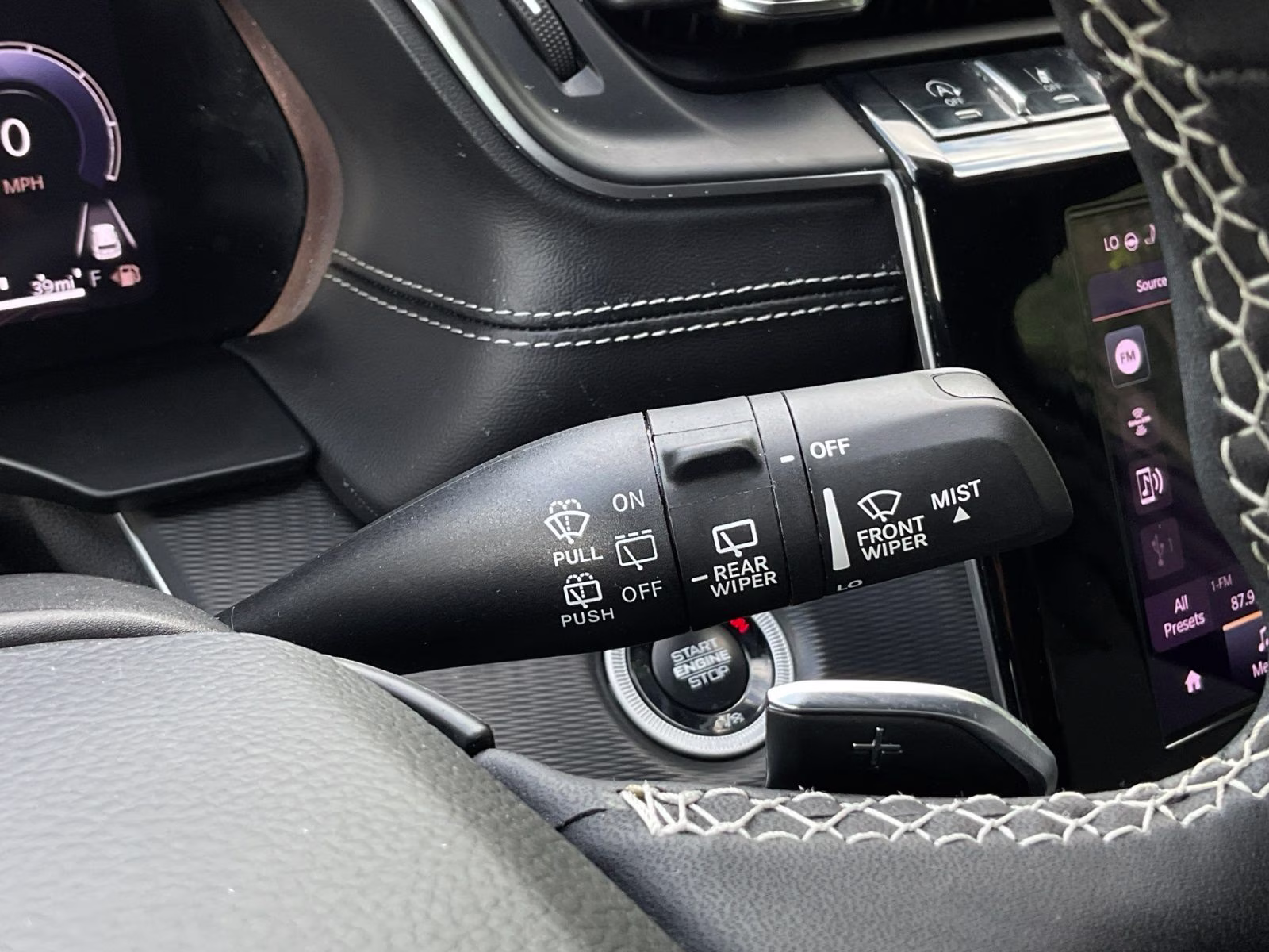 2025 Diamond Black Crystal Pearlcoat Jeep Grand Cherokee Altitude 4X4 SUV