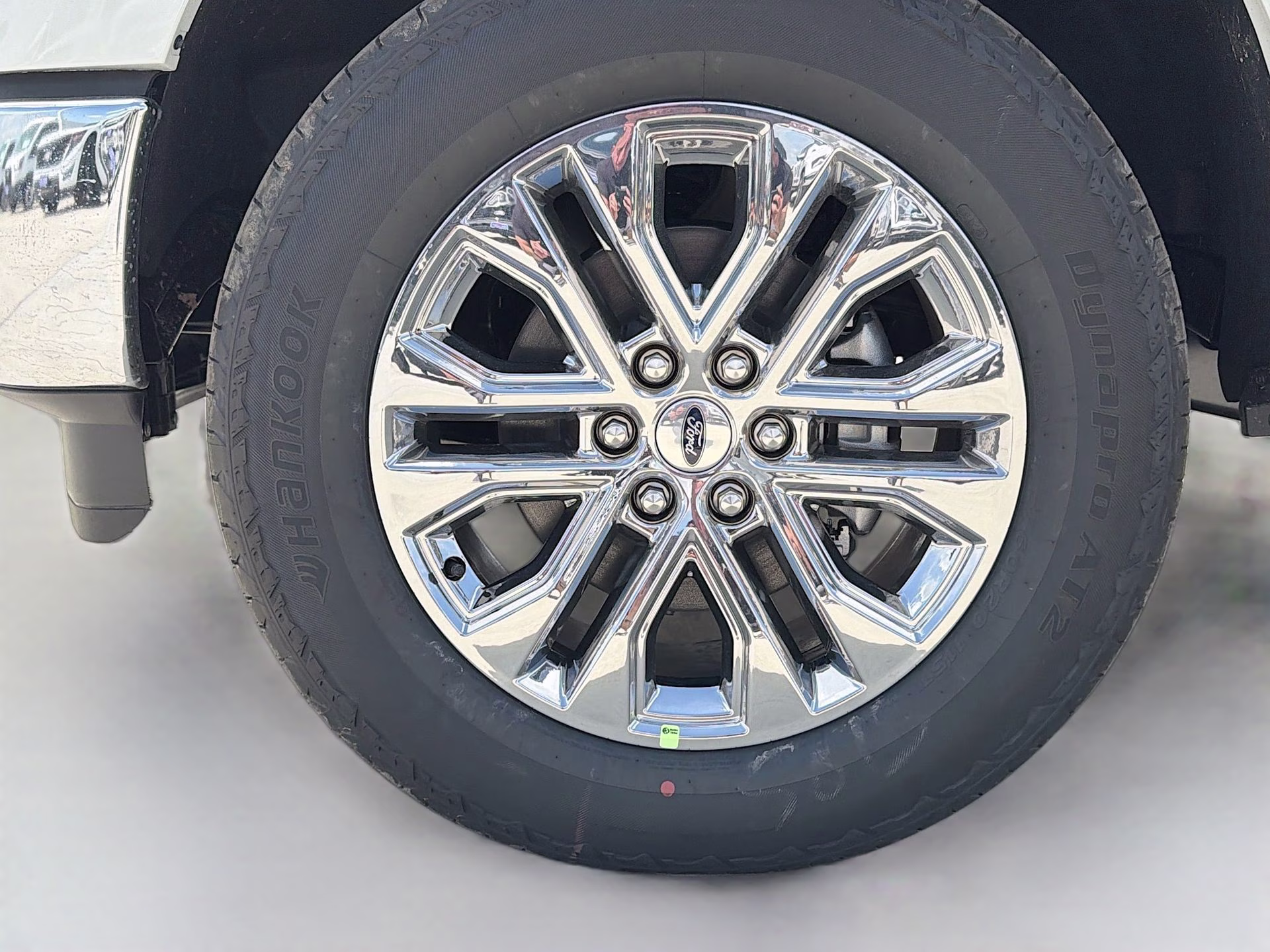2026 Star White Metallic Tri-Coat Ford F-150 Lariat 4X4 Truck