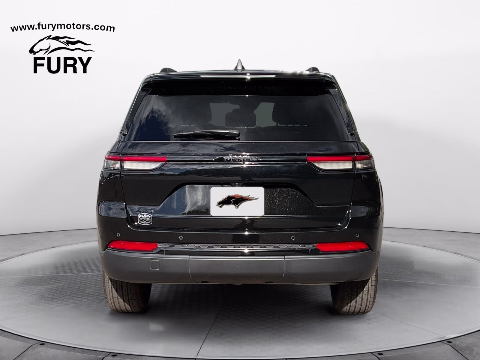 2025 Diamond Black Crystal Pearlcoat Jeep Grand Cherokee Altitude 4X4 SUV