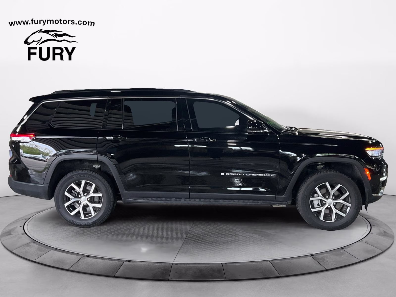 Used 2025 Jeep Grand Cherokee L Limited with VIN 1C4RJKBG0S8761187 for sale in South Saint Paul, Minnesota