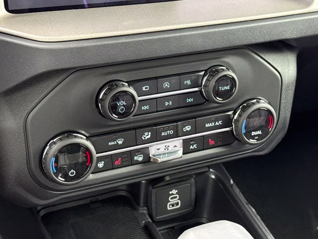 2026 Purple Ford Bronco Outer Banks 4X4 SUV