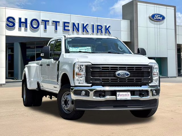 2026 White Ford Super Duty F-350 DRW 4X4 Truck