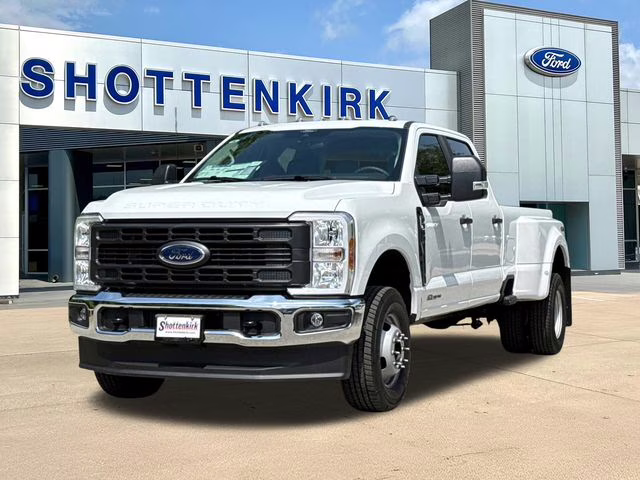 2026 White Ford Super Duty F-350 DRW 4X4 Truck