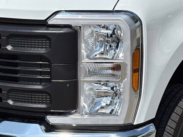 2026 White Ford Super Duty F-350 DRW 4X4 Truck