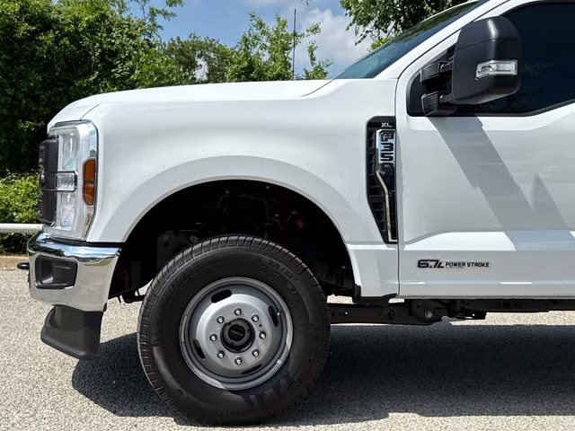 2026 White Ford Super Duty F-350 DRW 4X4 Truck