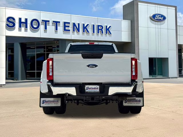 2026 White Ford Super Duty F-350 DRW 4X4 Truck