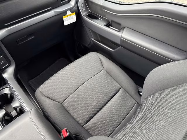 2026 Avalanche Ford F-150 XLT RWD Truck