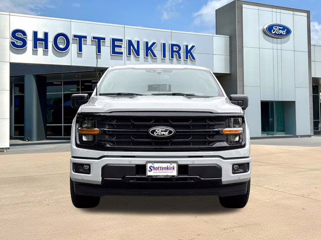 2026 Avalanche Ford F-150 XLT RWD Truck