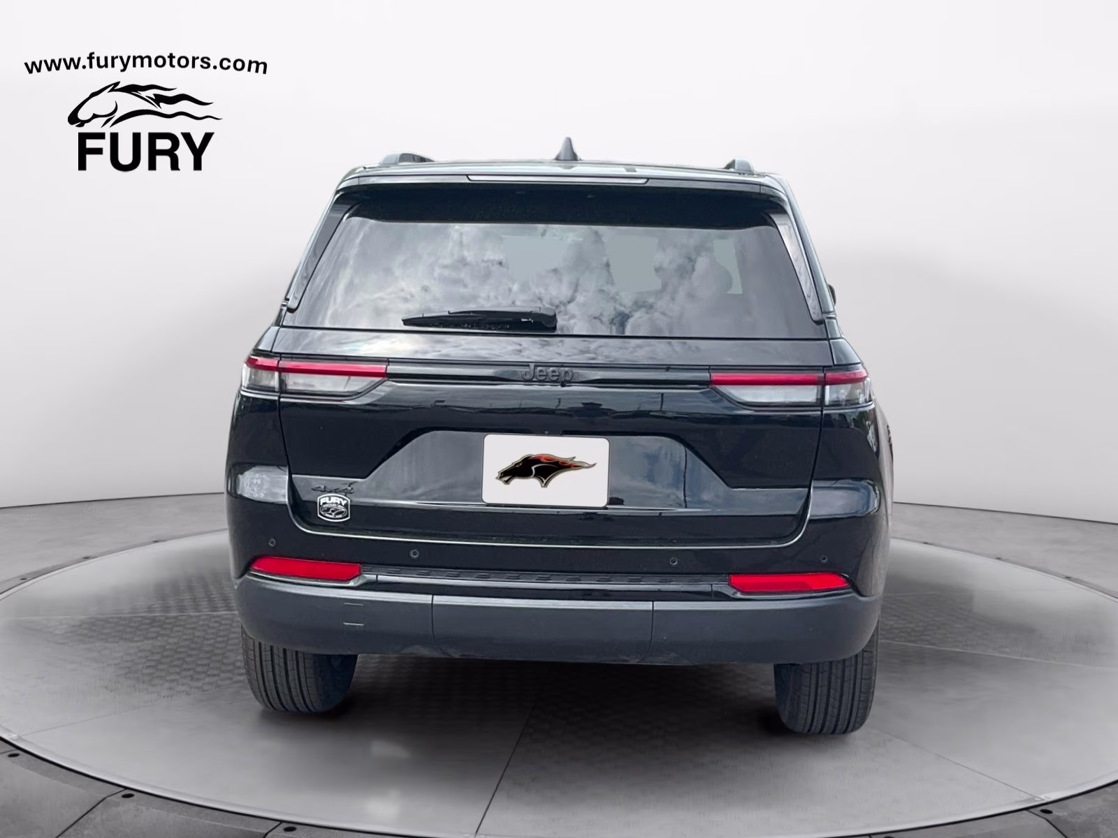 2025 Diamond Black Crystal Pearlcoat Jeep Grand Cherokee Altitude 4X4 SUV