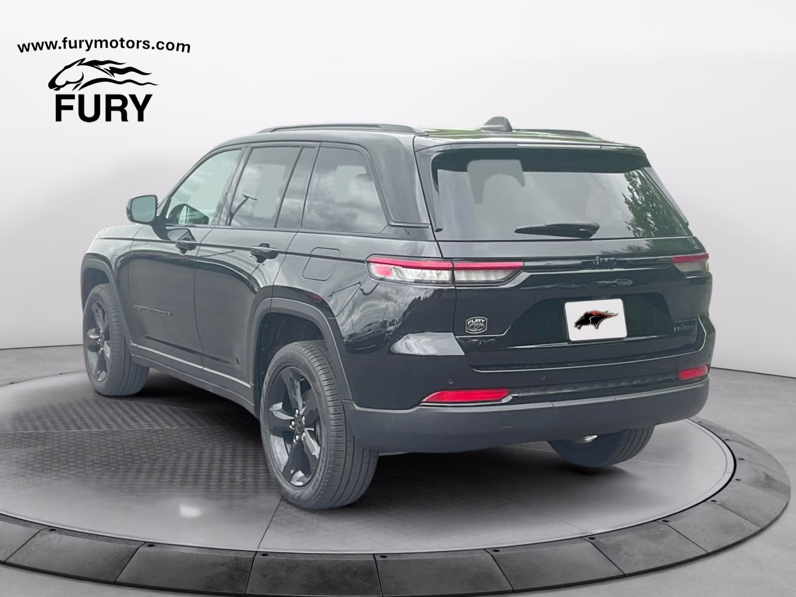 2025 Diamond Black Crystal Pearlcoat Jeep Grand Cherokee Limited 4X4 SUV