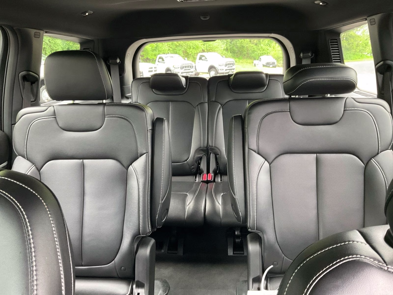 2025 Diamond Black Crystal Pearlcoat Jeep Grand Cherokee L Limited 4X4 SUV