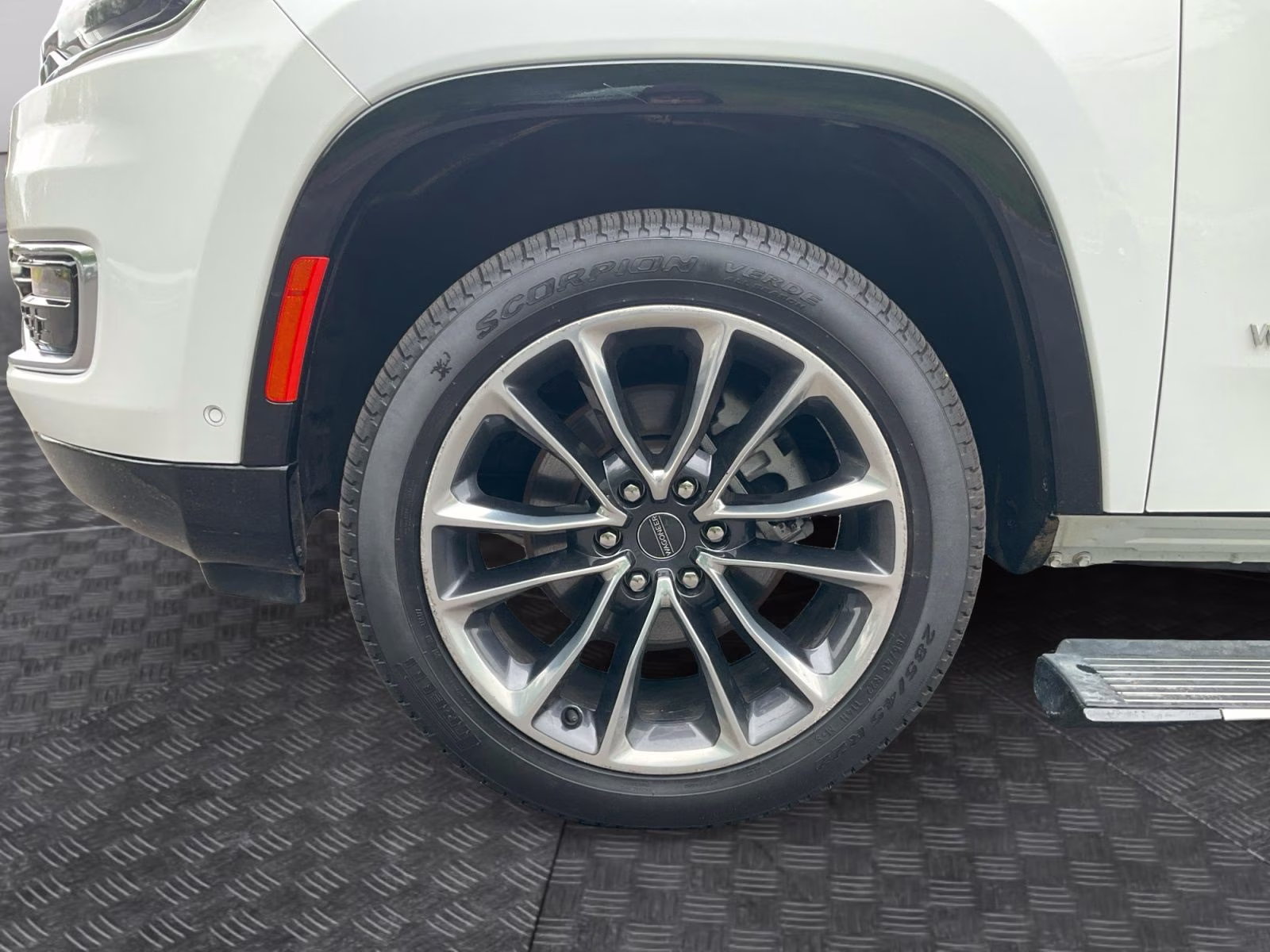 2024 Bright White Clearcoat Jeep Wagoneer L Series III 4X4 SUV
