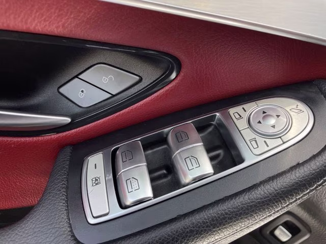 2020 Iridium Silver Metallic Mercedes-Benz GLC GLC 300 AWD SUV