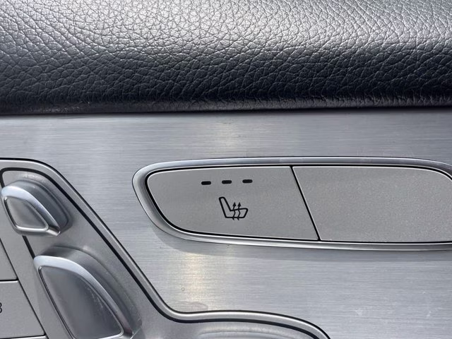 2020 Iridium Silver Metallic Mercedes-Benz GLC GLC 300 AWD SUV