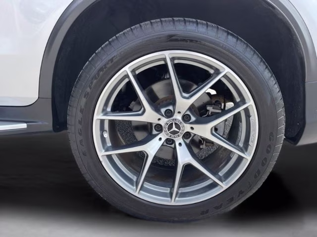 2020 Iridium Silver Metallic Mercedes-Benz GLC GLC 300 AWD SUV