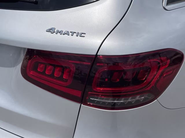 2020 Iridium Silver Metallic Mercedes-Benz GLC GLC 300 AWD SUV
