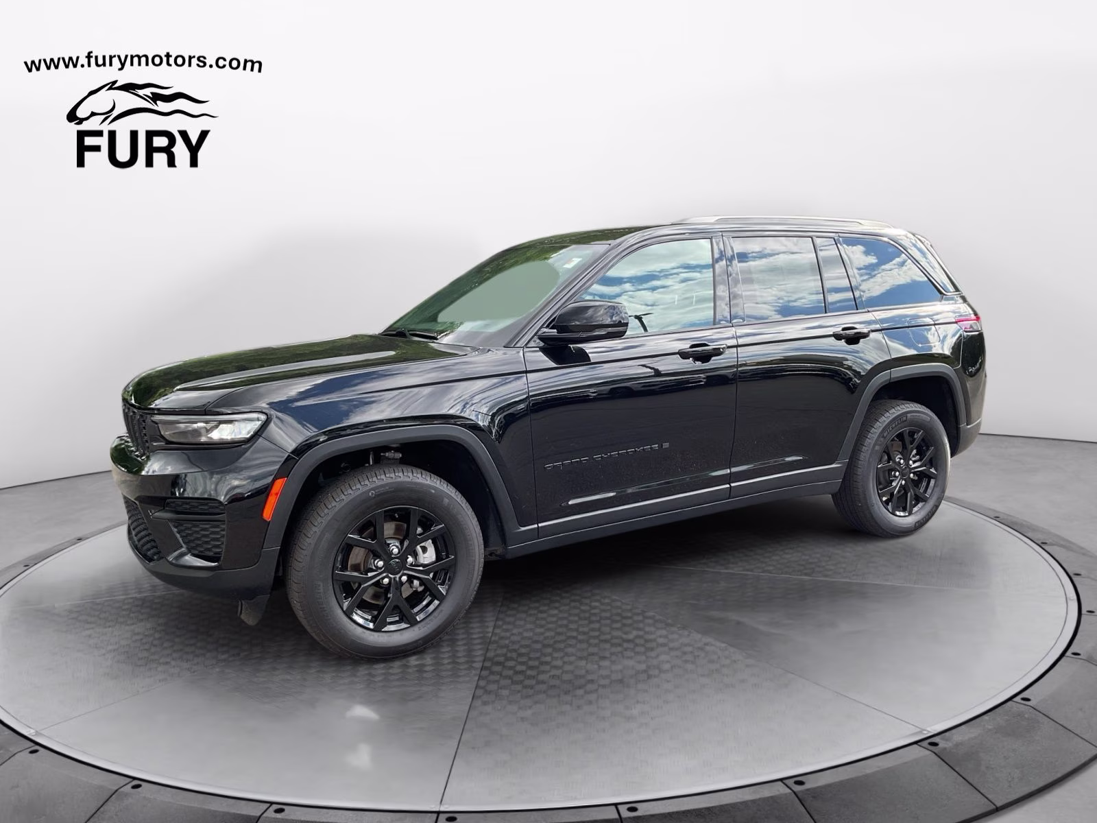 2025 Diamond Black Crystal Pearlcoat Jeep Grand Cherokee Altitude 4X4 SUV