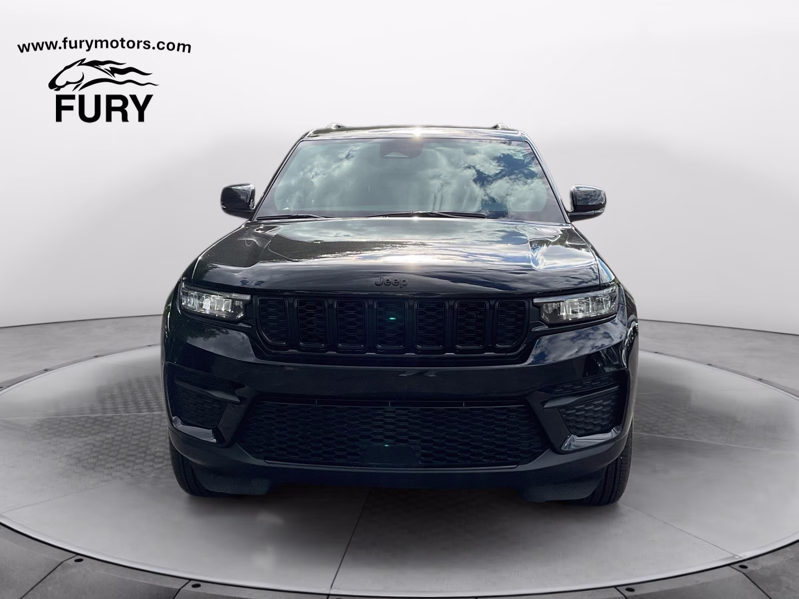 2025 Diamond Black Crystal Pearlcoat Jeep Grand Cherokee Altitude 4X4 SUV