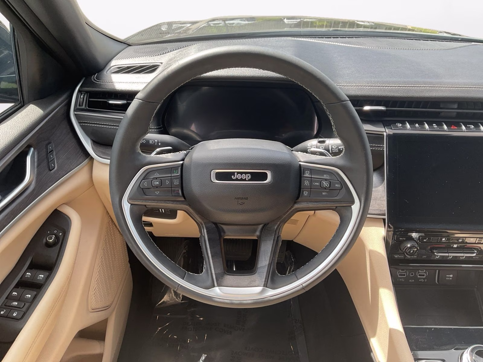 2025 Baltic Gray Metallic Clearcoat Jeep Grand Cherokee Limited 4X4 SUV