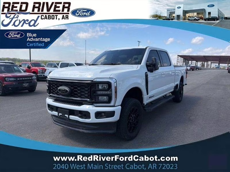 2025 Star White Metallic Tri-Coat Ford Super Duty F-350 SRW LARIAT 4X4 Truck
