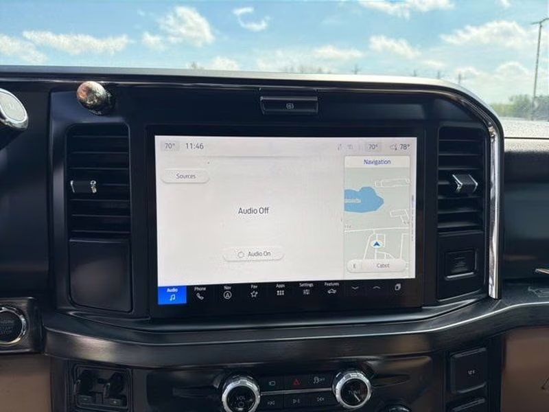 2025 Star White Metallic Tri-Coat Ford Super Duty F-350 SRW LARIAT 4X4 Truck