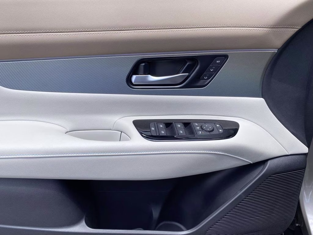 2026 Champagne Silver Metallic Nissan Murano Platinum AWD SUV
