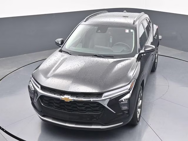 2025 Mosaic Black Metallic Chevrolet Trax LT FWD SUV