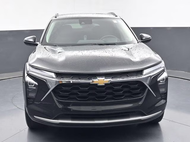 2025 Mosaic Black Metallic Chevrolet Trax LT FWD SUV