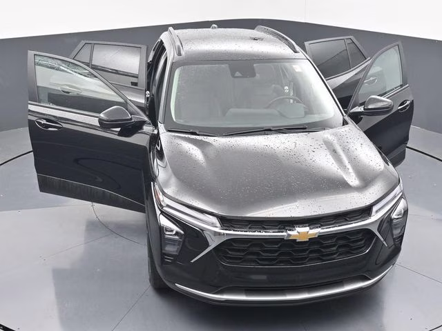 2025 Mosaic Black Metallic Chevrolet Trax LT FWD SUV