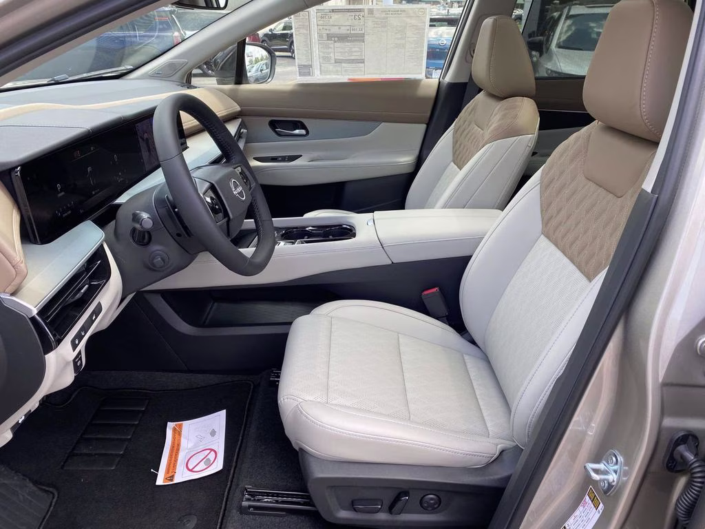 2026 Champagne Silver Metallic Nissan Murano Platinum AWD SUV