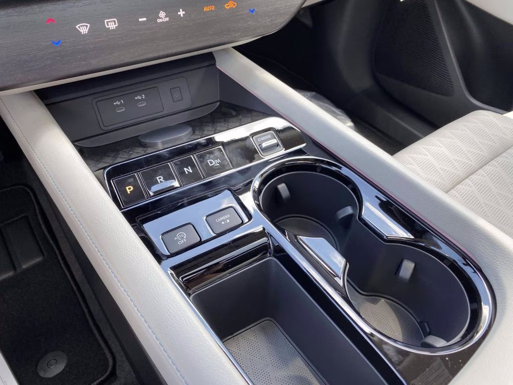 2026 Champagne Silver Metallic Nissan Murano Platinum AWD SUV