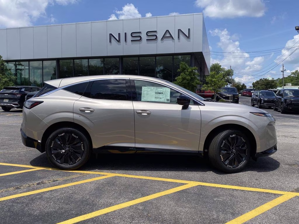 2026 Champagne Silver Metallic Nissan Murano Platinum AWD SUV