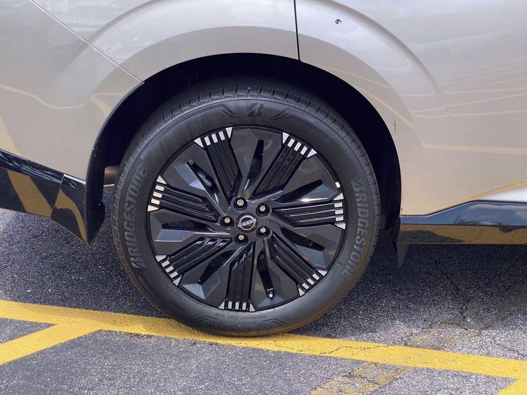 2026 Champagne Silver Metallic Nissan Murano Platinum AWD SUV