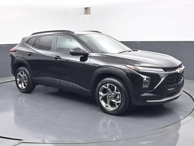 2025 Mosaic Black Metallic Chevrolet Trax LT FWD SUV