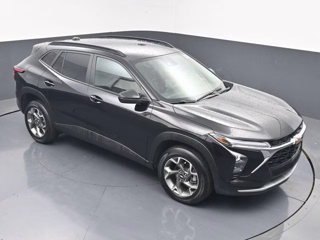 2025 Mosaic Black Metallic Chevrolet Trax LT FWD SUV