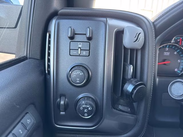 2017 Deep Ocean Blue Metallic Chevrolet Silverado 1500 LTZ 4X4 Truck