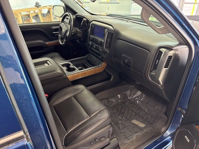 2017 Deep Ocean Blue Metallic Chevrolet Silverado 1500 LTZ 4X4 Truck