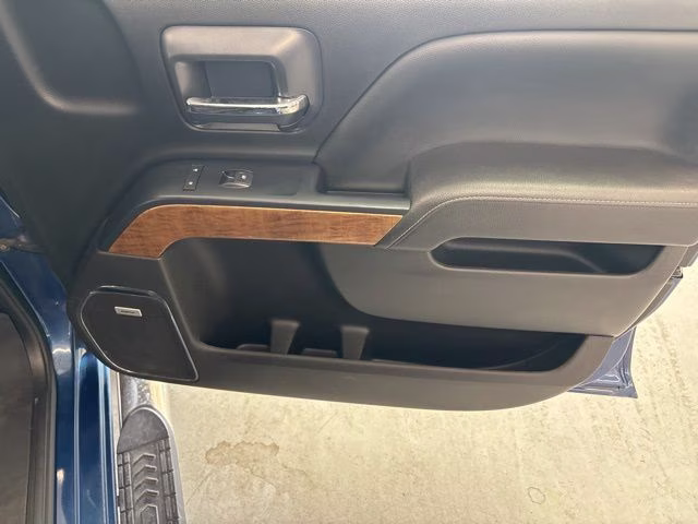 2017 Deep Ocean Blue Metallic Chevrolet Silverado 1500 LTZ 4X4 Truck