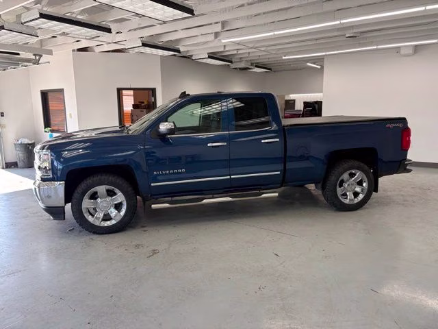 2017 Deep Ocean Blue Metallic Chevrolet Silverado 1500 LTZ 4X4 Truck