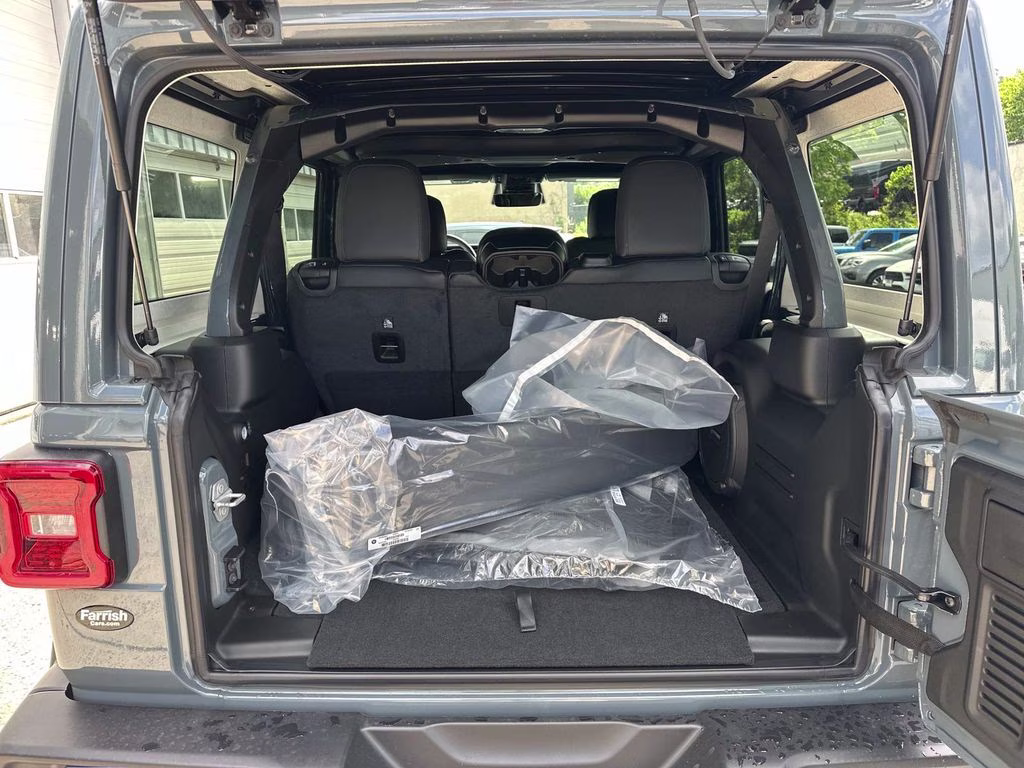 2026 Anvil Clear Coat Jeep Wrangler Sahara 4X4 SUV