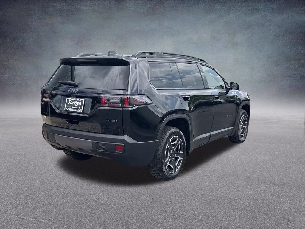 2026 Diamond Black Crystal Pearlcoat Jeep Cherokee Laredo 4X4 SUV
