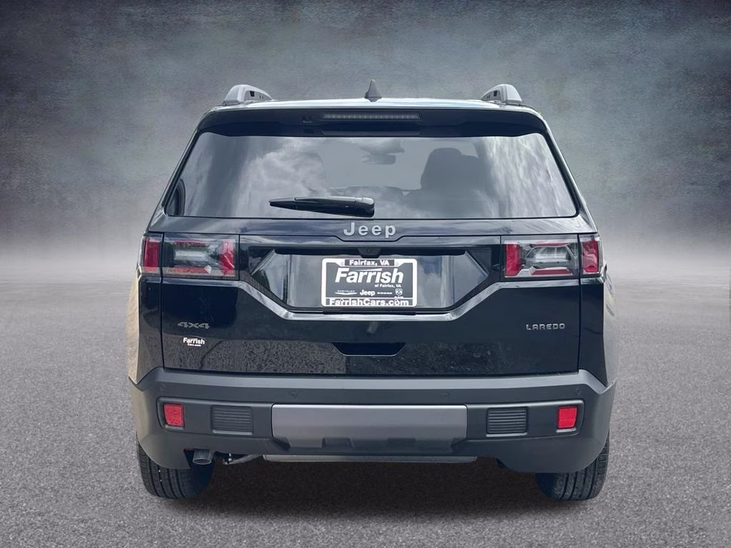 2026 Diamond Black Crystal Pearlcoat Jeep Cherokee Laredo 4X4 SUV