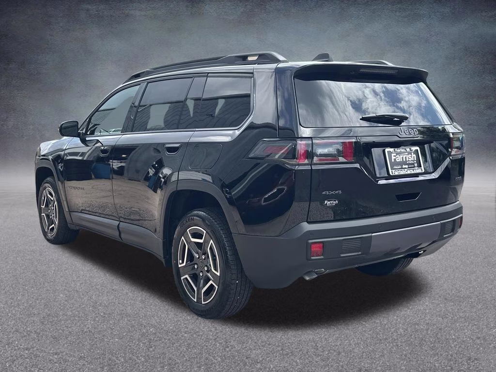 2026 Diamond Black Crystal Pearlcoat Jeep Cherokee Laredo 4X4 SUV