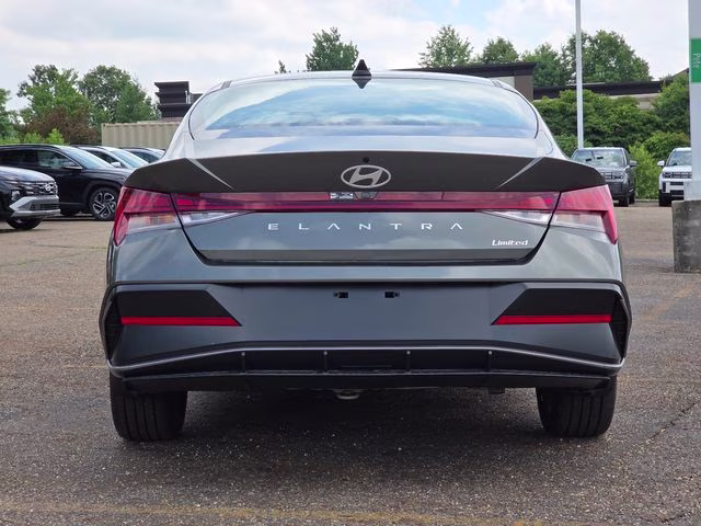 2026 Amazon Gray Hyundai Elantra Limited FWD Sedan