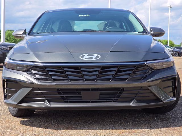 2026 Amazon Gray Hyundai Elantra Limited FWD Sedan
