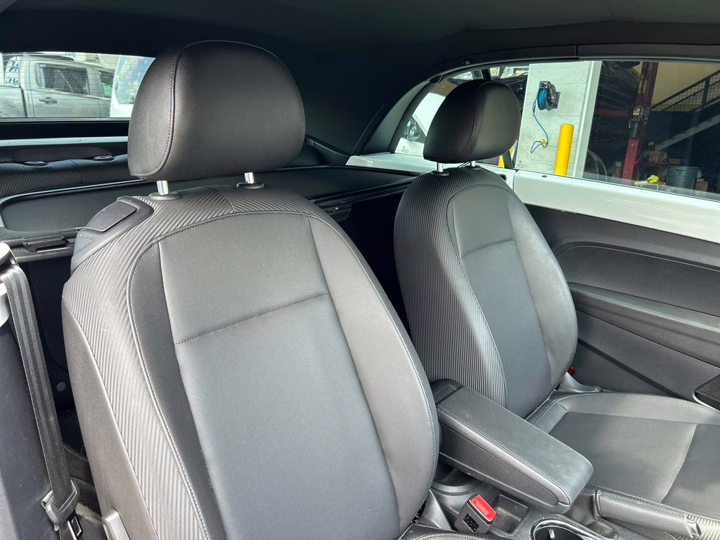 2019 Pure White/Black Roof Volkswagen Beetle Convertible 2.0T SE FWD Convertible